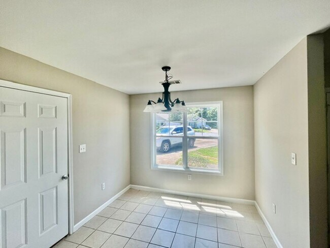 Photo - Chesney Dr #9 & 11 Unit 11 Chesney Dr