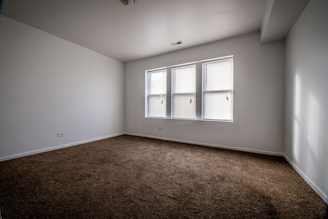 Photo - 1101 N LeClaire Ave Chicago, IL 60651