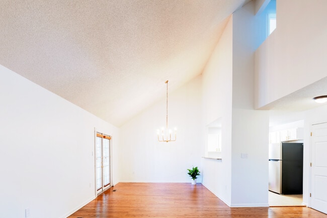 Photo - 541 Pointe South Dr