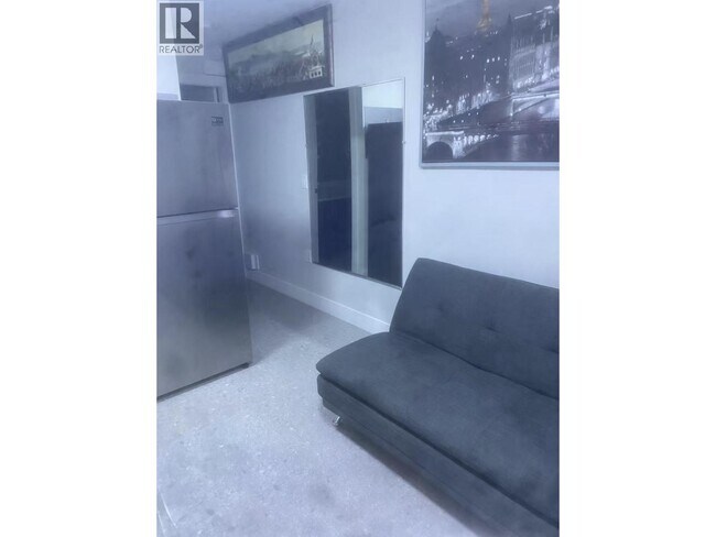 Photo - 3254 E 6th Ave