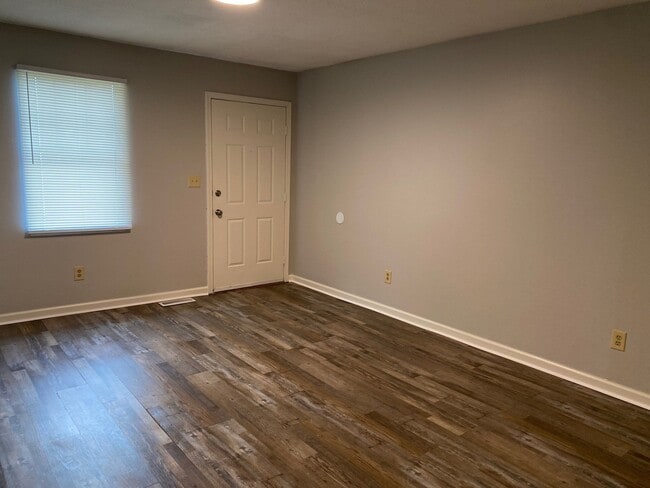 Photo - 40 Rossfield Cv Unit R