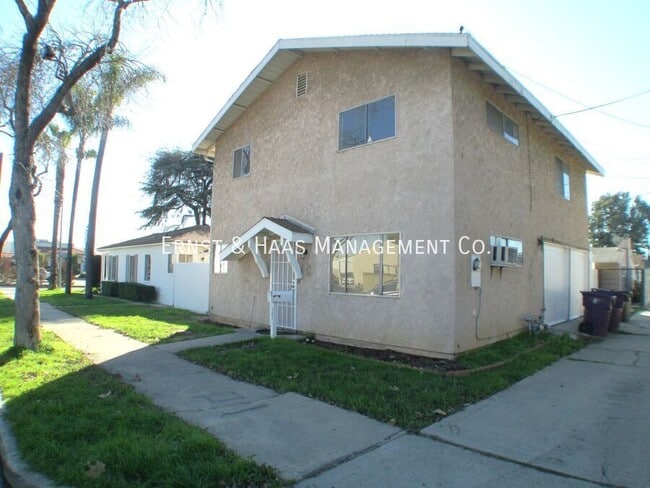 Building Photo - 3875 Cherry Ave Rental