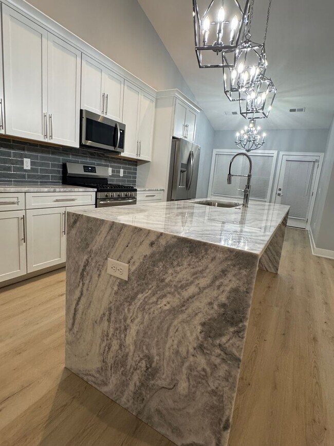 Photo - 2 Bedroom 2 bath Townhome in East Moline