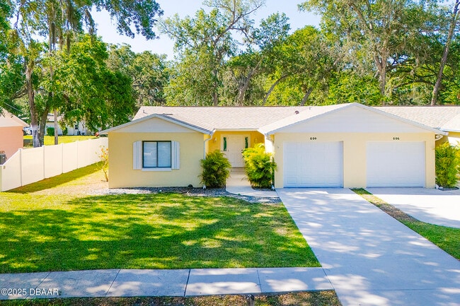 Photo - 804 Acorn Ln Townhome