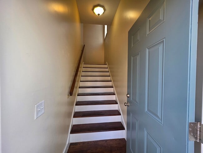 Photo - 1102 E 33rd St Unidad 1102 E. 33rd St  D