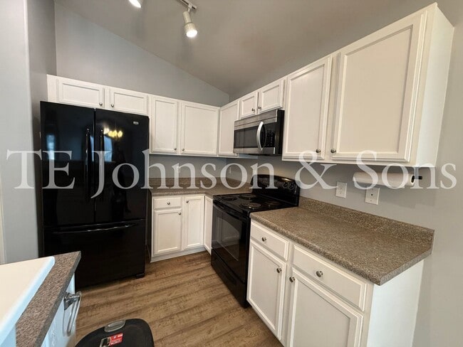 Photo - Modern Comfort with Vaulted Ceilings & Garage in Winston-Salem