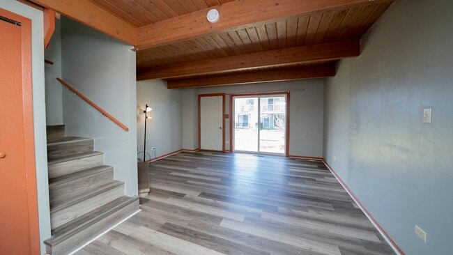 Photo - 363 Meadow Green Ln