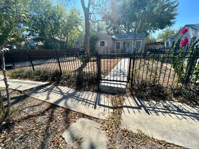 Photo - 414 Elmwood Dr