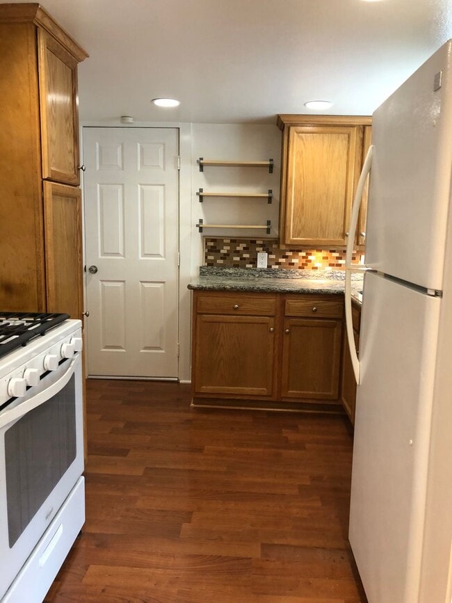 933 10th St Unit 933-10th St -A
