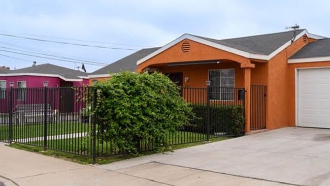 Building Photo - 2 bed, 1 bath Unit 509