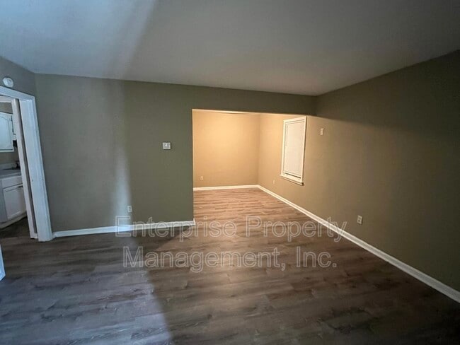 Photo - 3531 Gowan Dr
