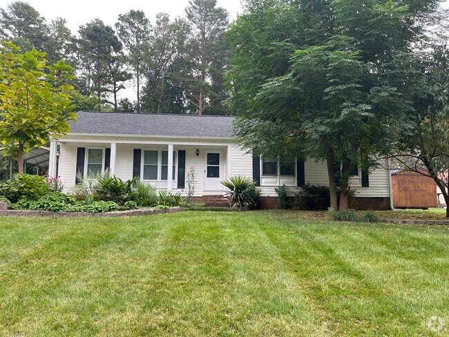 Building Photo - Move-in Ready Home Located in The Four Sea...