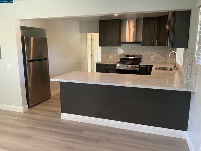 Photo - 2680 Appian Way