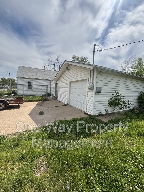 Photo - 1926 E 24th St N