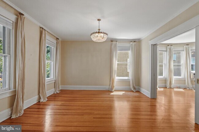 Photo - 5602 39th St NW