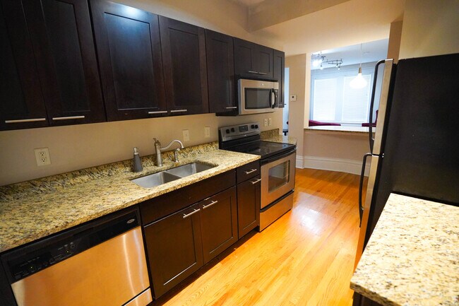 6102 Washington Blvd Unit 102
