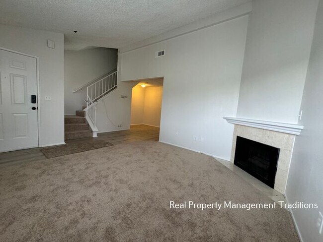 Photo - 2 + 2 Townhouse in Lancaster