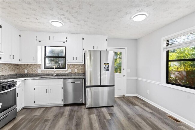 Photo - 2998 Crooked Creek Rd NW