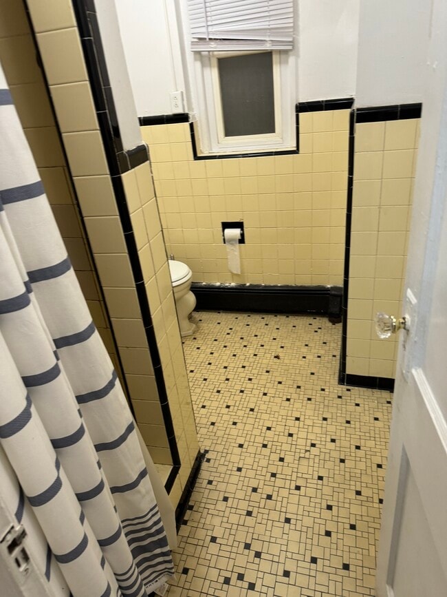 Photo - 3235 Corlear Ave Unit 1