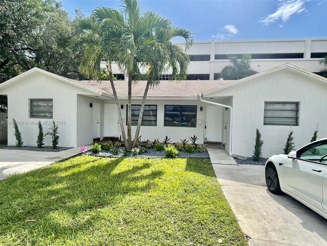 Photo - 21123 E Dixie Hwy Unidad 21123