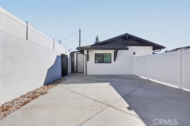 13214 Stagg St