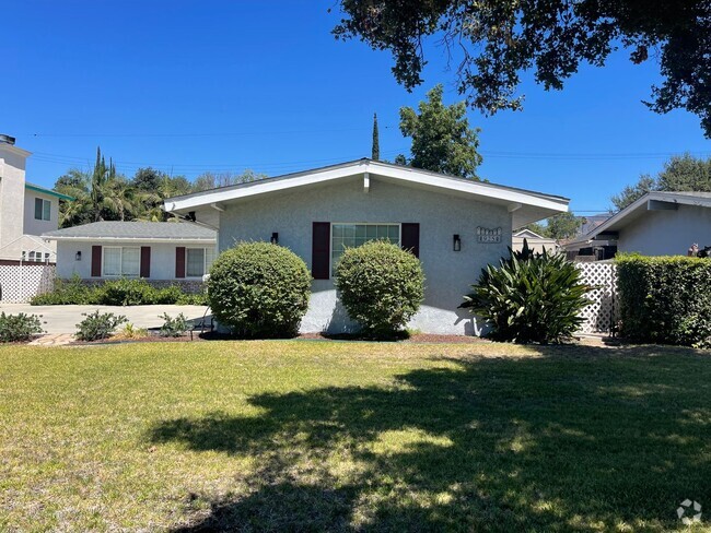 Building Photo - Single house 4 beds 2 baths for lease Glen...