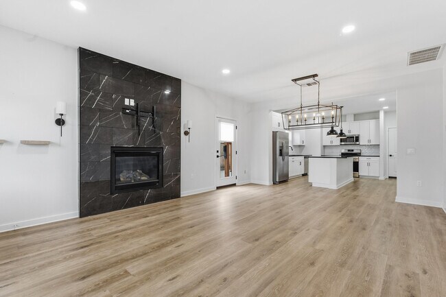 Photo - 10928 Norwich Ave