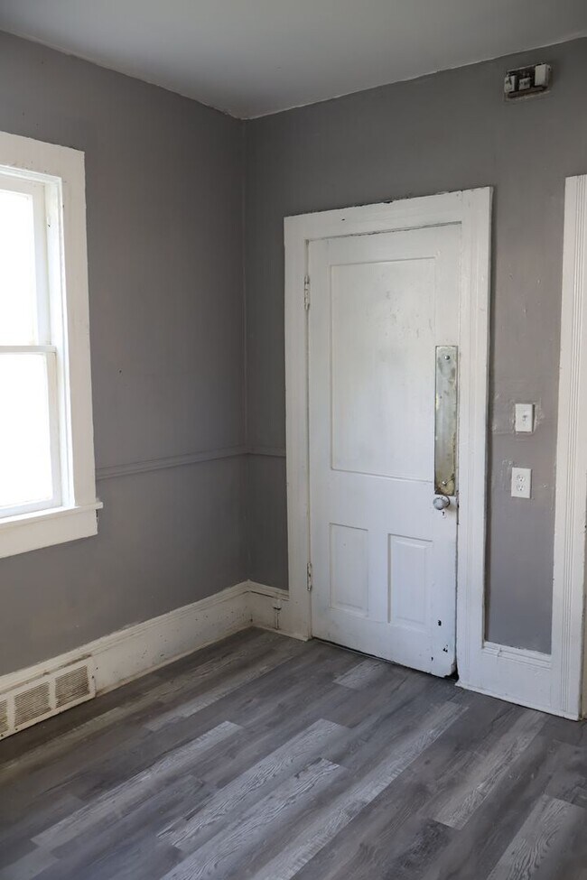 Photo - 6812 Whitney Ave Unit 1