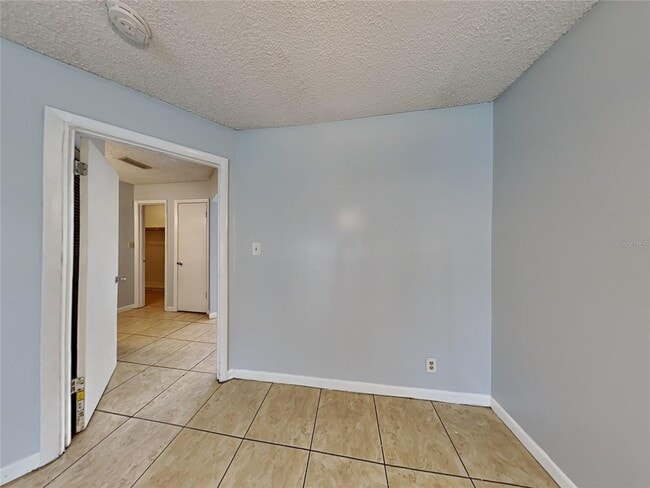 Photo - 2546 Lemon Tree Ln