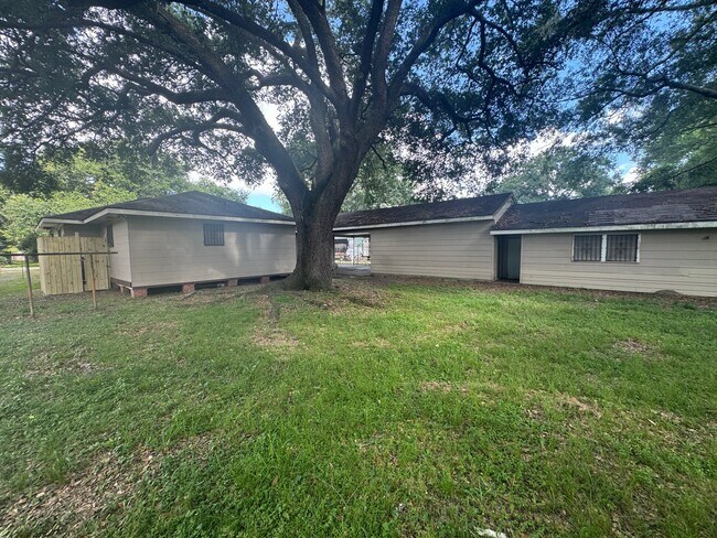 Photo - 2942 Eaton St