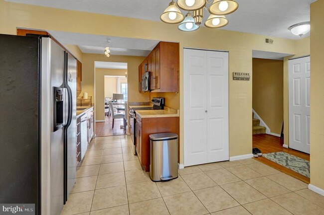 Photo - 6389 Fenestra Ct