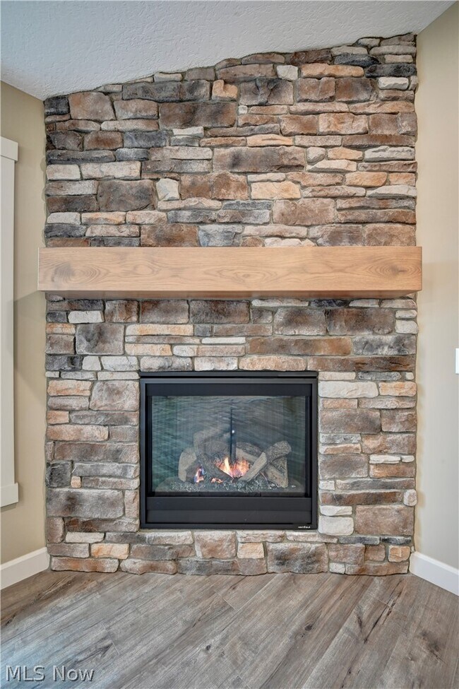 Photo - 737 Fernsell Ave SW