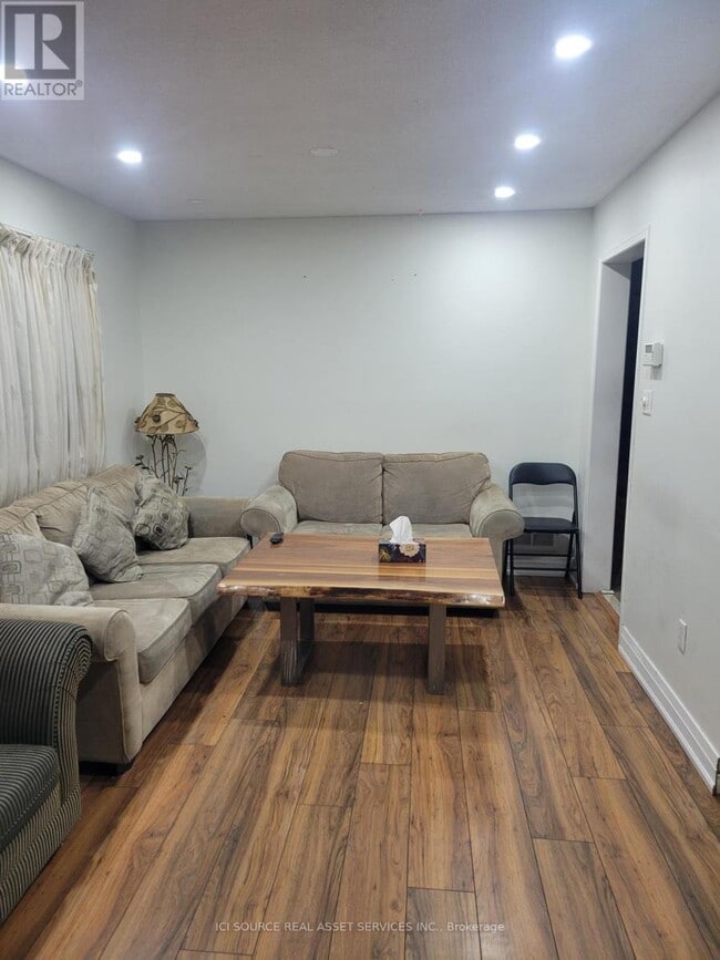 Photo - 3 Fairbank Ct