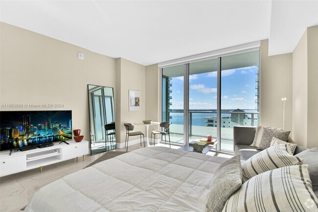 Building Photo - 1300 Brickell Bay Dr Unit 1806 Rental