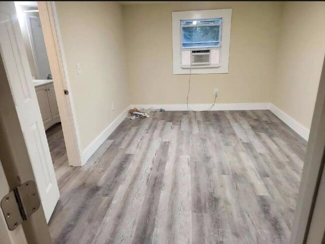 Photo - 212 S Dunlop St