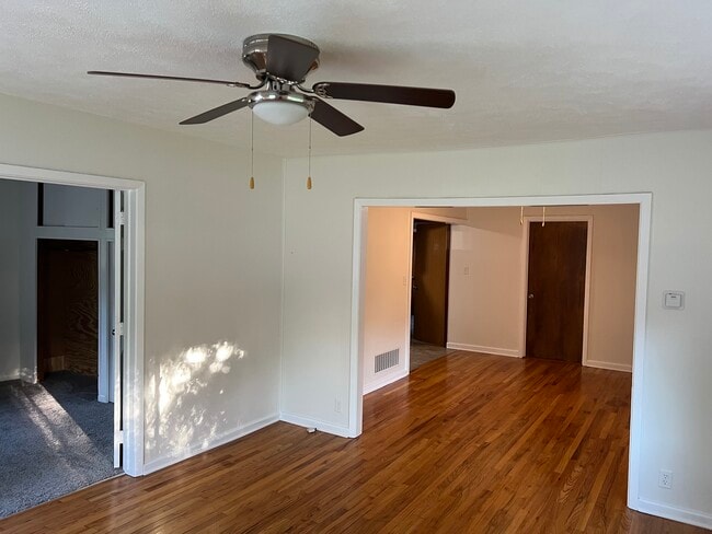 Photo - 705 Sumner St