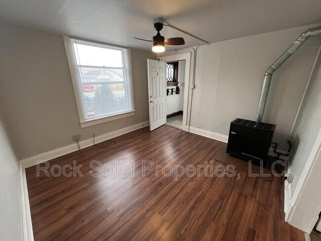 Photo - 1610 Pebrican Ave