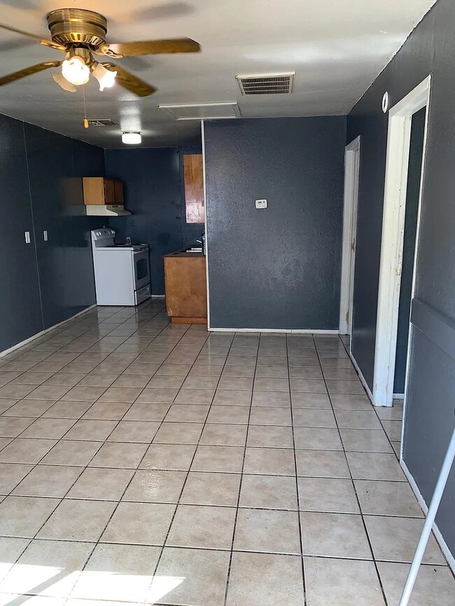 102 San Diego St