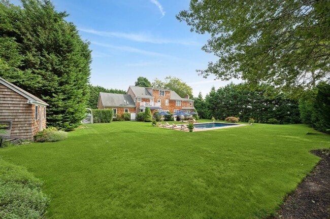 Photo - 270 Montauk Hwy