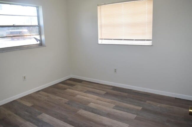 Photo - 1881 SE Airoso Blvd