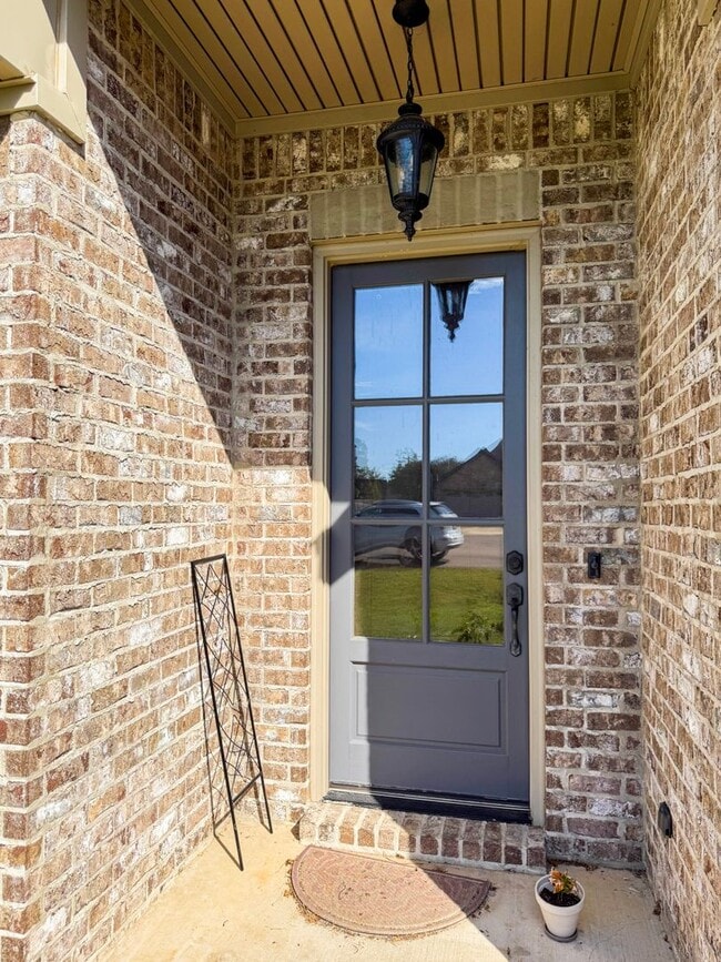 Photo - Beautifully Designed Home with Luxury Feat...