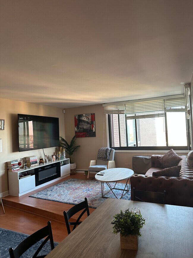 Photo - 6325 N Sheridan Rd Unit 1708