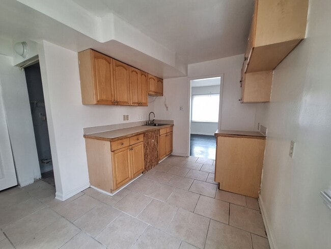 Photo - 3890 Poplar Ave