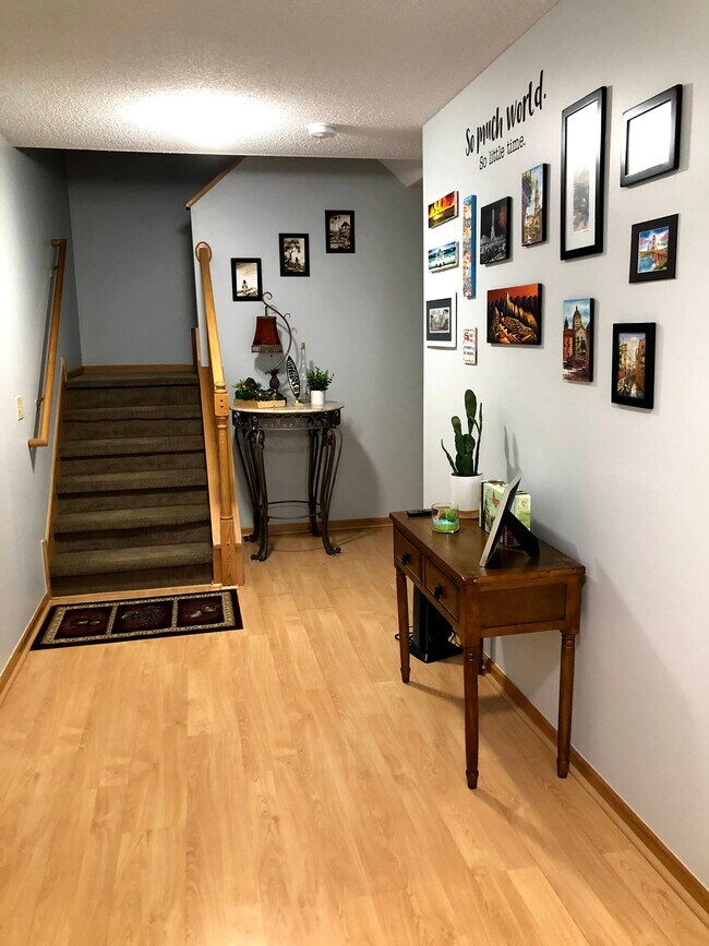 1er piso - entrada - 679 Woodduck Dr