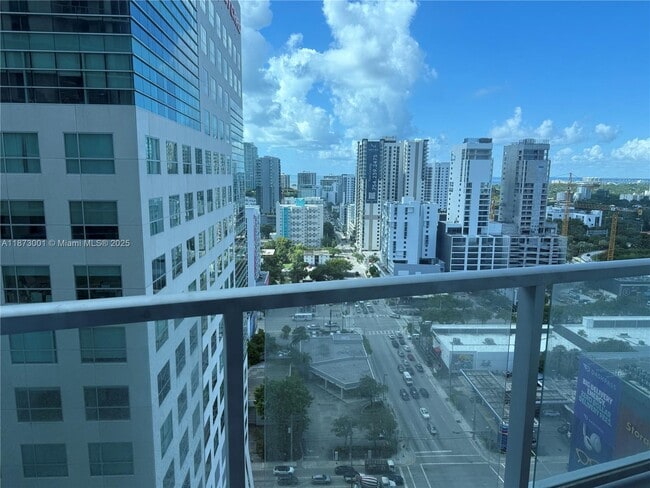 Building Photo - 185 SW 7th St Unit 2206 Rental