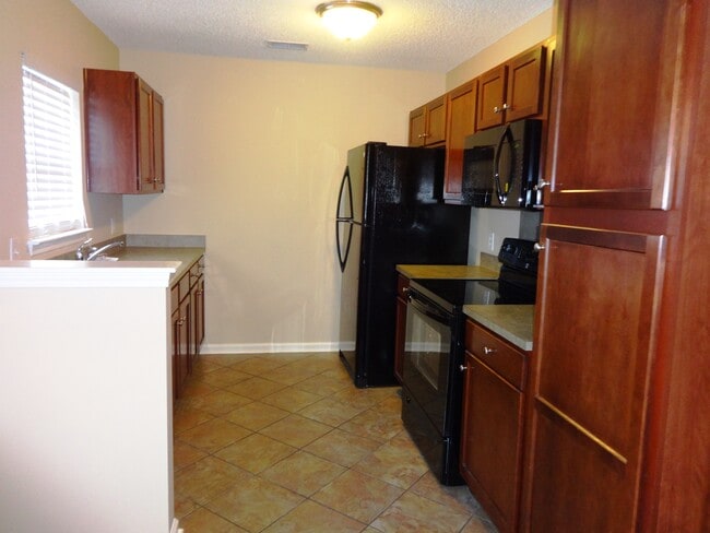 Photo - 193 Wildberry Ln