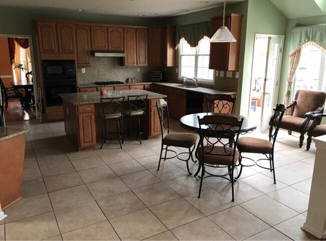 Photo - 43694 Lucketts Bridge Cir