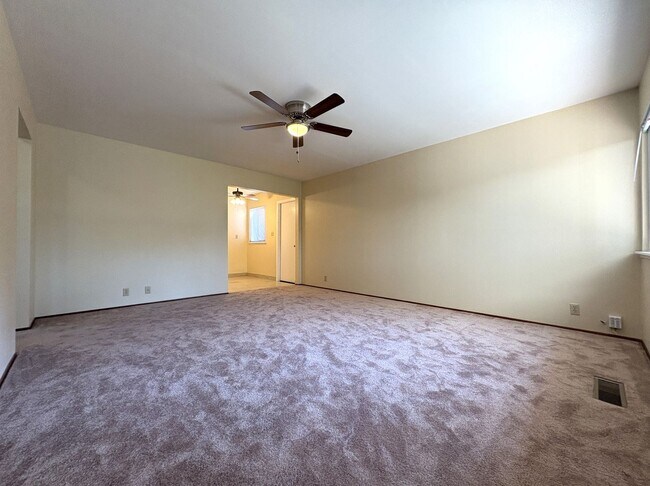 Photo - Charming 2-Bedroom Duplex Unit in Redwood City – Prime Location!