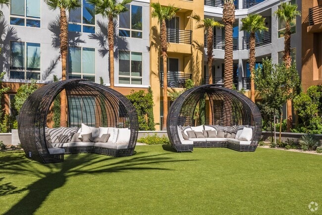 Outdoor Lounges