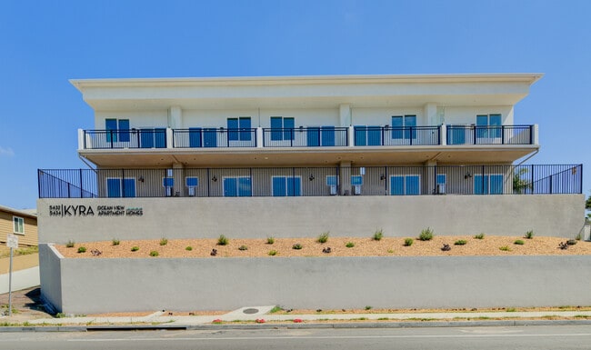 Kyra Apartments